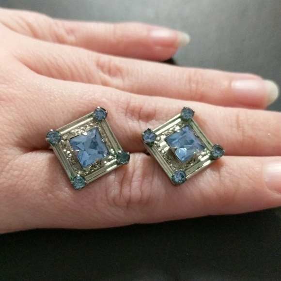 Vintage Silver Tone Blue Rhinestone Screw Back Clip On Statement Earrings - Picture 1 of 2